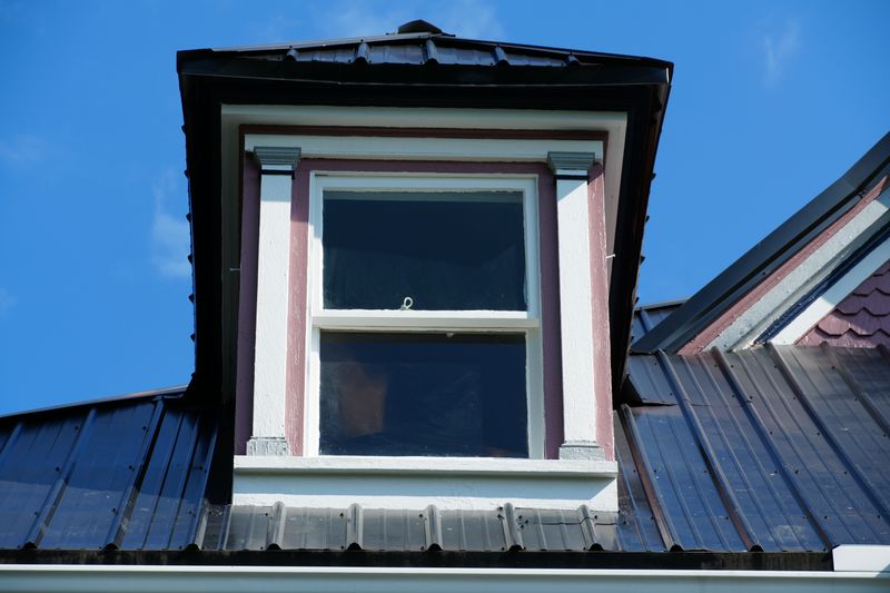 Contrasting trim around the dormer